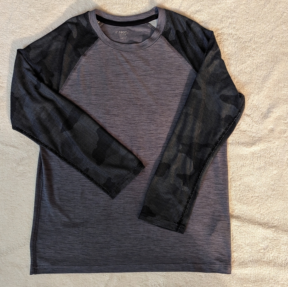 Old Navy Active Breathe ON L/S Shirt, Charcoal and Black Camo Sleeves- S…